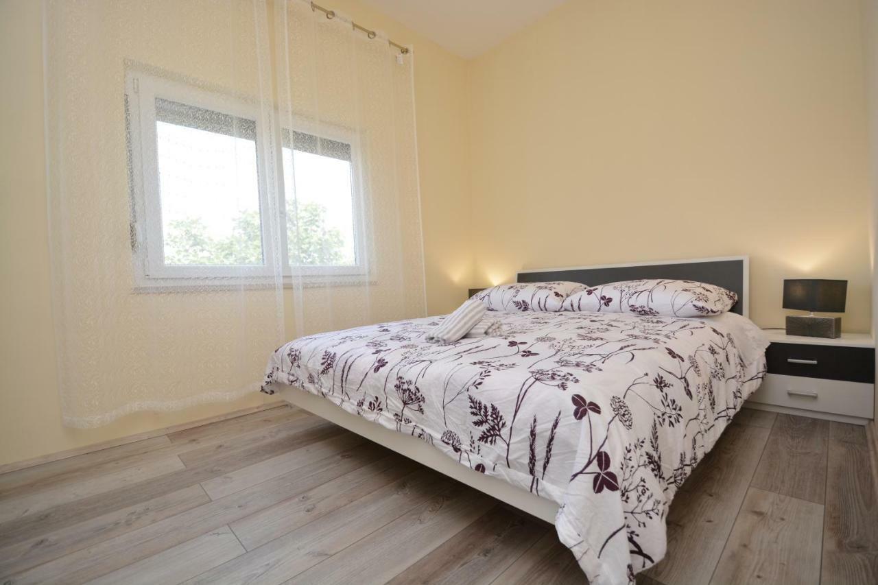 Apartmán Apartman Susic Policnik Exteriér fotografie